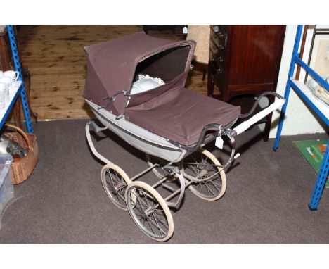 Silver Cross dolls pram