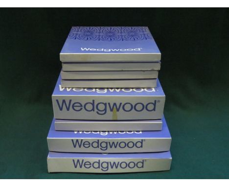 PARCEL OF EIGHT VARIOUS BOXED WEDGWOOD CERAMIC COLLECTORS PLATES 