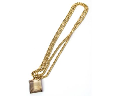 18ct gold chain, quartz charmCondition reports are not available for the Interiors Sale.