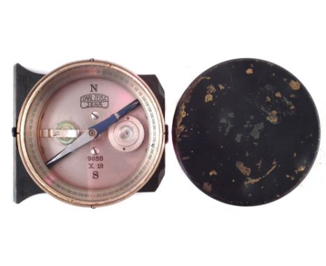 WWI German Artillery gunsight compass by Zeiss, numbered 9638, the reverse stamped 4/F. 5.10 the cover with number 3699, 11.5