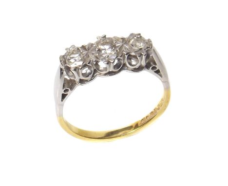 Diamond 3-stone 18ct gold ringCondition reports are not available for the Interiors Sale.