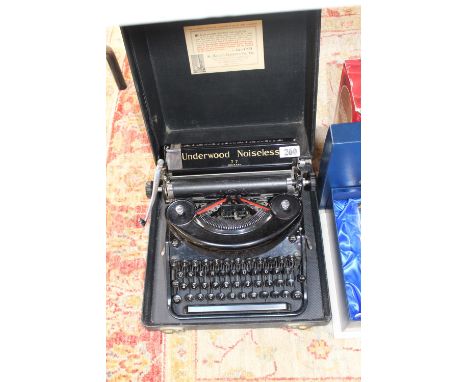 Cased Underwood Noiseless Portable Typewriter 