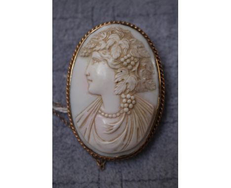 Oval Portrait Cameo with 9ct Gold mount and a Silver 1902 3 Pence Piece 