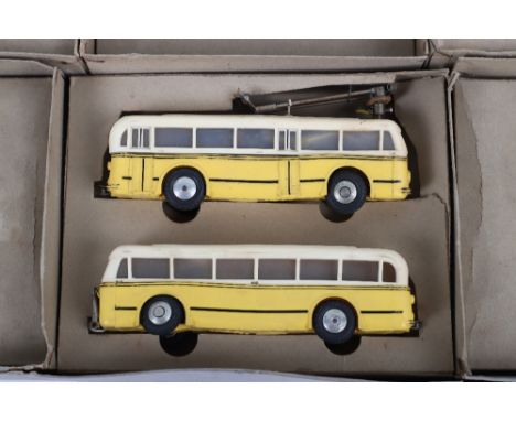 Eheim (Germany) 103 Trolley Bus HO scale, with trolly bus only and dummy trolly bus, untested, missing accessories, complete 