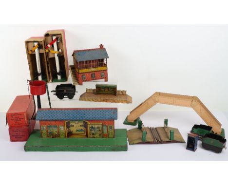 Large selection of Hornby 0 gauge locomotive and wagons, c/w 0-4-0 LNER tank engine 326, together with over forty wagons incl