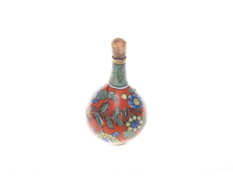 Chinese enamel decorated flask, with iron red artemsia leaf mark, overall 8cm, probably for the Dutch market