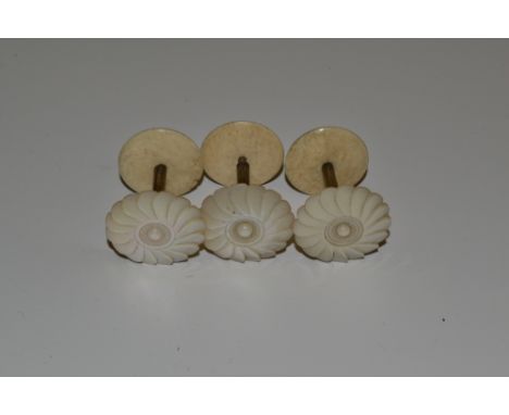 Sewing - a set of three early 19th century mother of pearl mounted reel or bobbin holders (3)