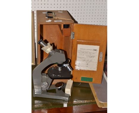 Scientific Instruments - a Pearl Optoplast microscope, No. 712293, with blank slides, cased 