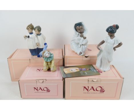 Four boxed Nao figures / groups to include My Perfect Bundle, Little Sweetheart and other, largest approximately 21 cm (h). [