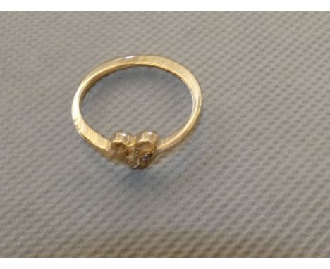 9ct Gold ring set with solitaire diamond Size R