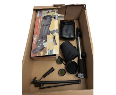 Pair of Minolta 8x-16x32 binoculars in original soft case, together with an Optus Zoom 20-60x60 spotting scope, boxed, Jessop