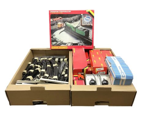 '00' gauge - predominantly Hornby/Tri-ang: two Viaducts, Girder Bridge and Operating Turntable Set; all boxed; two H&M Duette