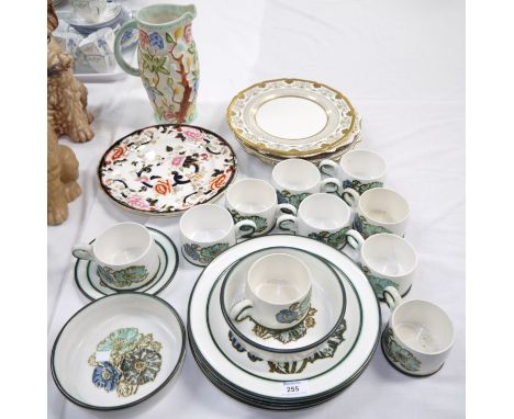 A Wedgwood "Iona" part dinner and tea service (17 pieces); 7 decorative plates including Mason's, Spode, etc.; an "Indian Tre