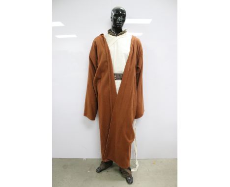 Star Wars - Full Size replica Star Wars Jedi Master outfit / costume with robe and belt on mannequin