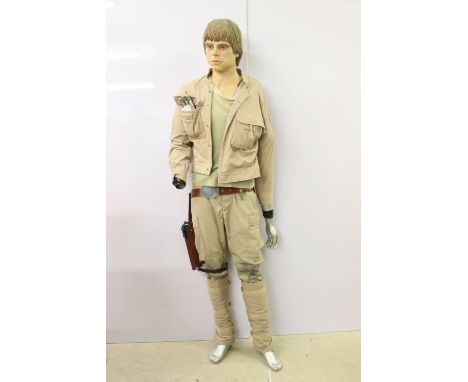 Star Wars - Full Size replica Star Wars Luke Skywalker figure with Bespin Fatigues with silicone and painted face on mannequi