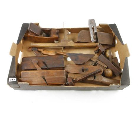 A compass smoother by GRIFFITHS and nine other wood planes G+