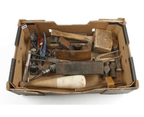 A box of tools G