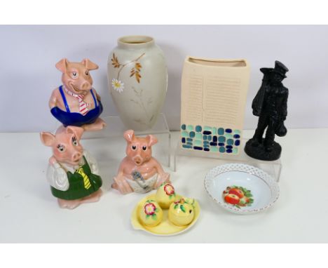 A lot comprising ceramics and glass to include three Wade Natwest pig money banks, Italian vase, Carlton Ware cruet set and s