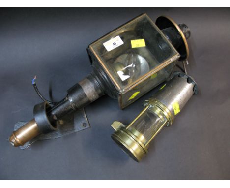 Miners lamp and carriage lamp
