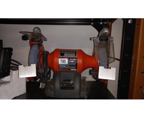 A Black & Decker bench grinder COLLECT ONLY 120V3A 60HZ3600rpm no load