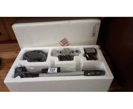 A new boxed Ouyama camera and tripod kit