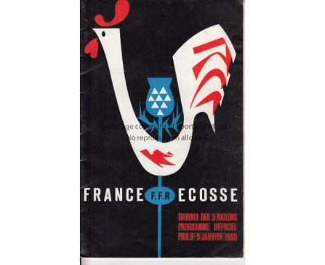 RUGBY 1965  Scarce programme, France v Scotland 9/1/65  in Paris, signed in ink by the Scottish squad of twenty.  Good