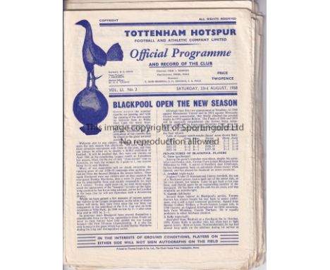 TOTTENHAM    Twenty fourTottenham home programmes from 1958/59 to include all 21 League matches and 3 FA Cup ties v West Ham,
