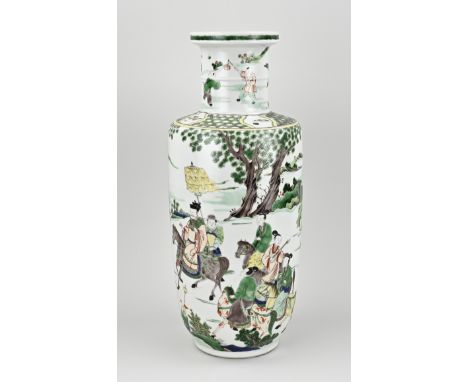 Chinese porcelain family verte vase with figures all around in a landscape/playing fools decor. Size: H 45.5 cm. In good cond