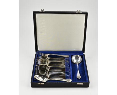 Cassette with silver cutlery, 833/000, with 6 spoons and 5 forks, round model with comb, MT.: CP 't Hart, The Hague, jl.:R:19