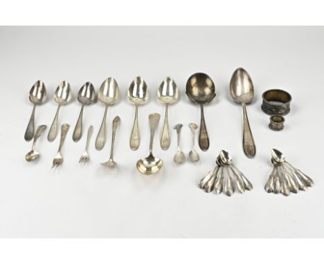 Lot silver cutlery, 835/000, with parts point fillet with 9 different types of spoons, set with 12 teaspoons, 3 separate teas