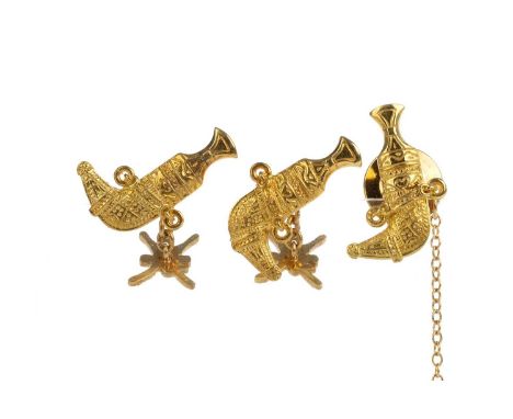 GROUP OF KUKRI STYLE JEWELLERY, comprising tie pin and pair of cufflinks, each indistinctly markedQty: 10.5g gross