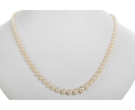 PEARL NECKLACE, formed with a row of graduated beads13g. Largest pearl = 6.6mmSmallest pearl =2.7mm