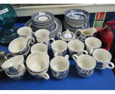 QUANTITY OF BROADHURST OLD WILLOW PATTERN PLATES, CUPS, SAUCERS ETC 