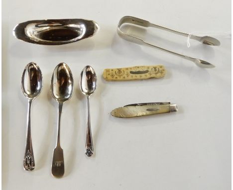A lot comprising two silver teaspoons, a plated spoon, a pair of tongs, a pin dish, a silver and mother of pearl fruit knife 