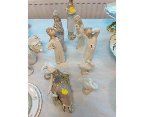 COLLECTION OF LLADRO FIGURES ( 9 ITEMS )