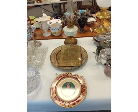 VICTORIAN OIL LAMP, 2 COMMEMORATIVE TIN PLATES CORONATION 1953