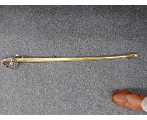 VICTORIAN STAFFORDSHIRE REGIMENT CAVALRY SWORD WITH BRASS SHEATH. BLADE LENGTH 82CM; SCABBARD LENGTH 85CM