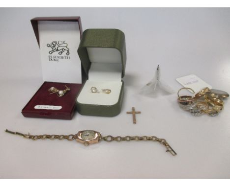 A collection of gold jewellery including 9ct, 18ct & 22ct wedding rings, 18ct diamond rings, a 15ct ring, a mourning ring mar