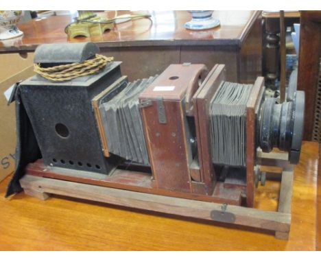 An early 20th century magic lantern  