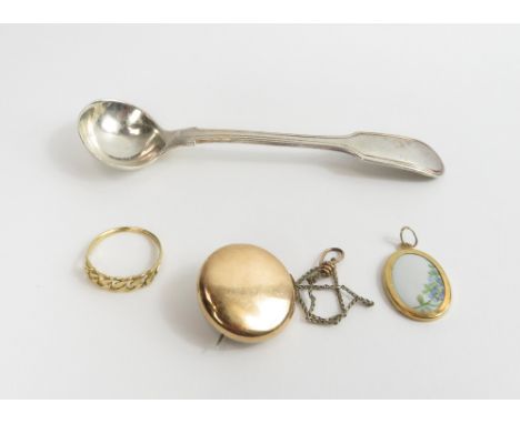 An unmarked gold ring, with a curb link frontispiece, finger size O, 2.3 g gross; with a brooch; a small picture pendant; and