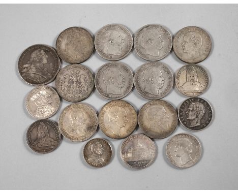 Konvolut Silbermünzen Kaiserreichachtmal 5 Mark, darunter Preußen, Bayern, Baden etc., vorwiegend ss; 5 Mark Preußen 1914 A, 