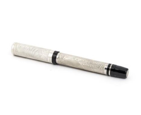 Montegrappa, porte-plume "Cosmopolitan autochtone", argent .925 et résine noire. Edition limitée 360/500. L. 14 cm. Objet d'é