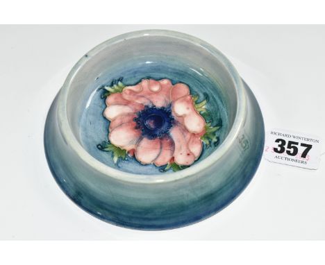 A MOORCROFT POTTERY 'ANENOME' PATTERN  TRINKET DISH, impressed marks to base, diameter 13.5cm (1) (Condition Report: visible 