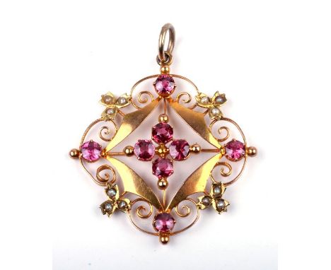 An Edwardian ruby and seed pearl gold pendant, 3.1g.