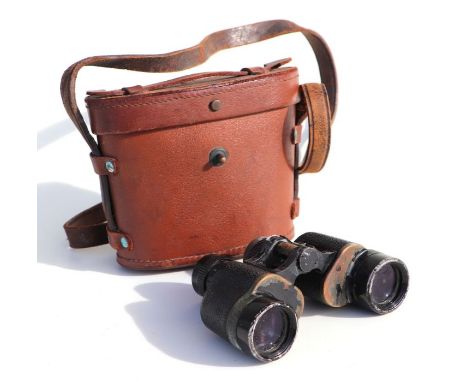 A pair of WW2 US Army Wollensak 6x30 binoculars in their original case. The binoculars marked: U.S.ARMY SER.No. 31214 E.J.A. 
