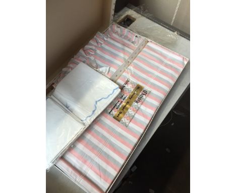 A VINTAGE SHEETS SET