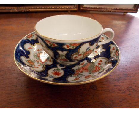 18TH CENTURY FIRST PERIOD WORCESTER TEA BOWL AND SAUCER 