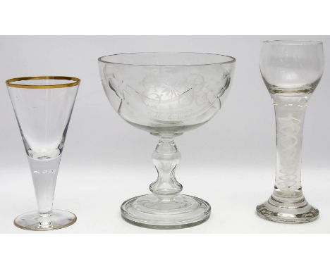 Großes Berliner Weiße-Glas, Kelch und Fadenglas. Farbloses Glas, teils geschliffen, mit eingeschlossenen Luftblasen oder weiß