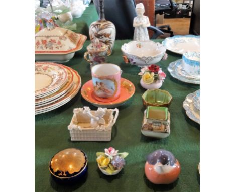 A good mixed lot of ceramics, to include: a Royal Worcester covered dish, a Wedgwood lustre small bowl, a Continental hand pa