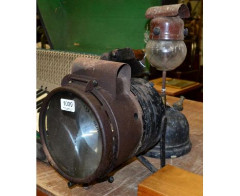 Tilley Onion lamp together with a Tilley-Hendon light (2)